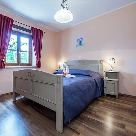 Spacious With Swimming Pool In Tinjan Kringa