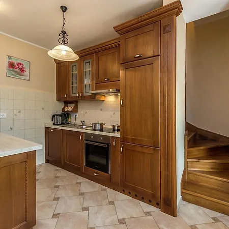 Spacious With Swimming Pool In Tinjan *