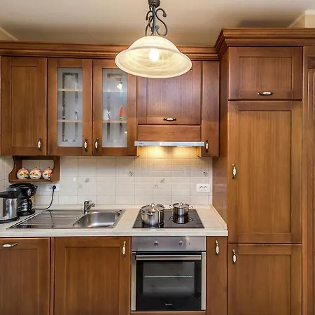 Spacious With Swimming Pool In Tinjan
