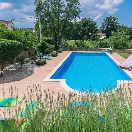 Spacious With Swimming Pool In Tinjan Villa Kringa